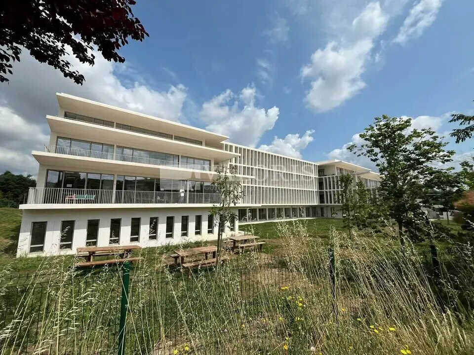 Office in Aix-en-Provence for lease Building Photo- Image 1 of 6