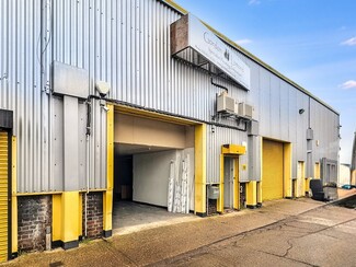 More details for 15-17 Roebuck Rd, Ilford - Office, Industrial for Lease