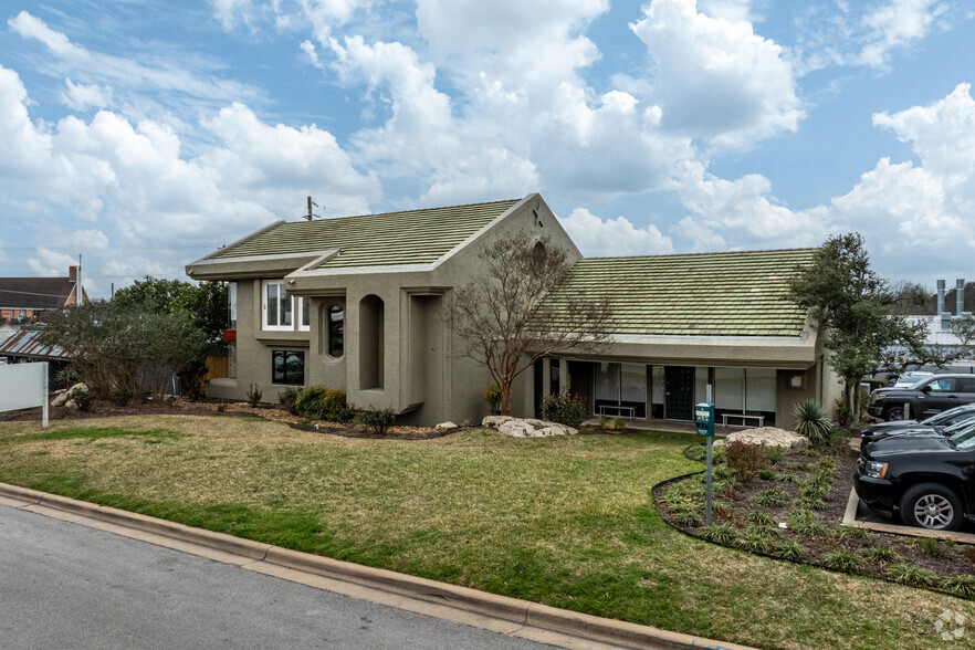 2111 Dickson Dr, Austin, TX for lease - Primary Photo - Image 2 of 2