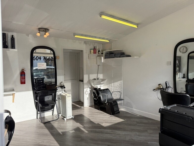 2 High St, Hardingstone for sale - Interior Photo - Image 3 of 3