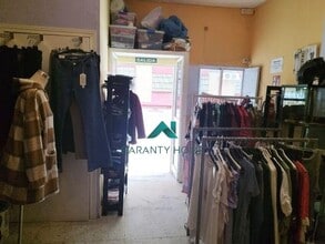 Retail in Castilleja de la Cuesta, Sevilla for lease Interior Photo- Image 1 of 6