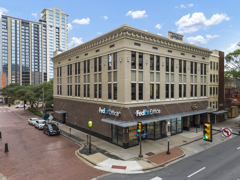 901 Houston St, Fort Worth, TX for lease - Building Photo - Image 1 of 19