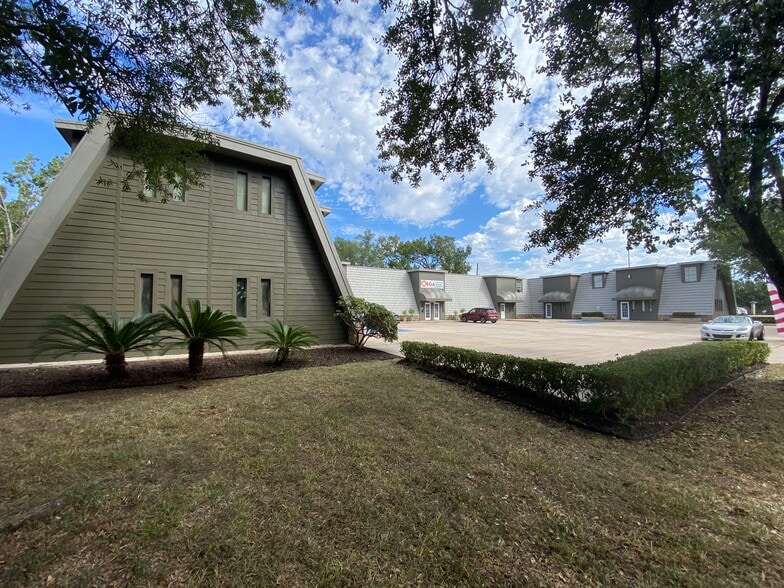 3350 Mcfaddin St, Beaumont, TX for lease - Building Photo - Image 2 of 13