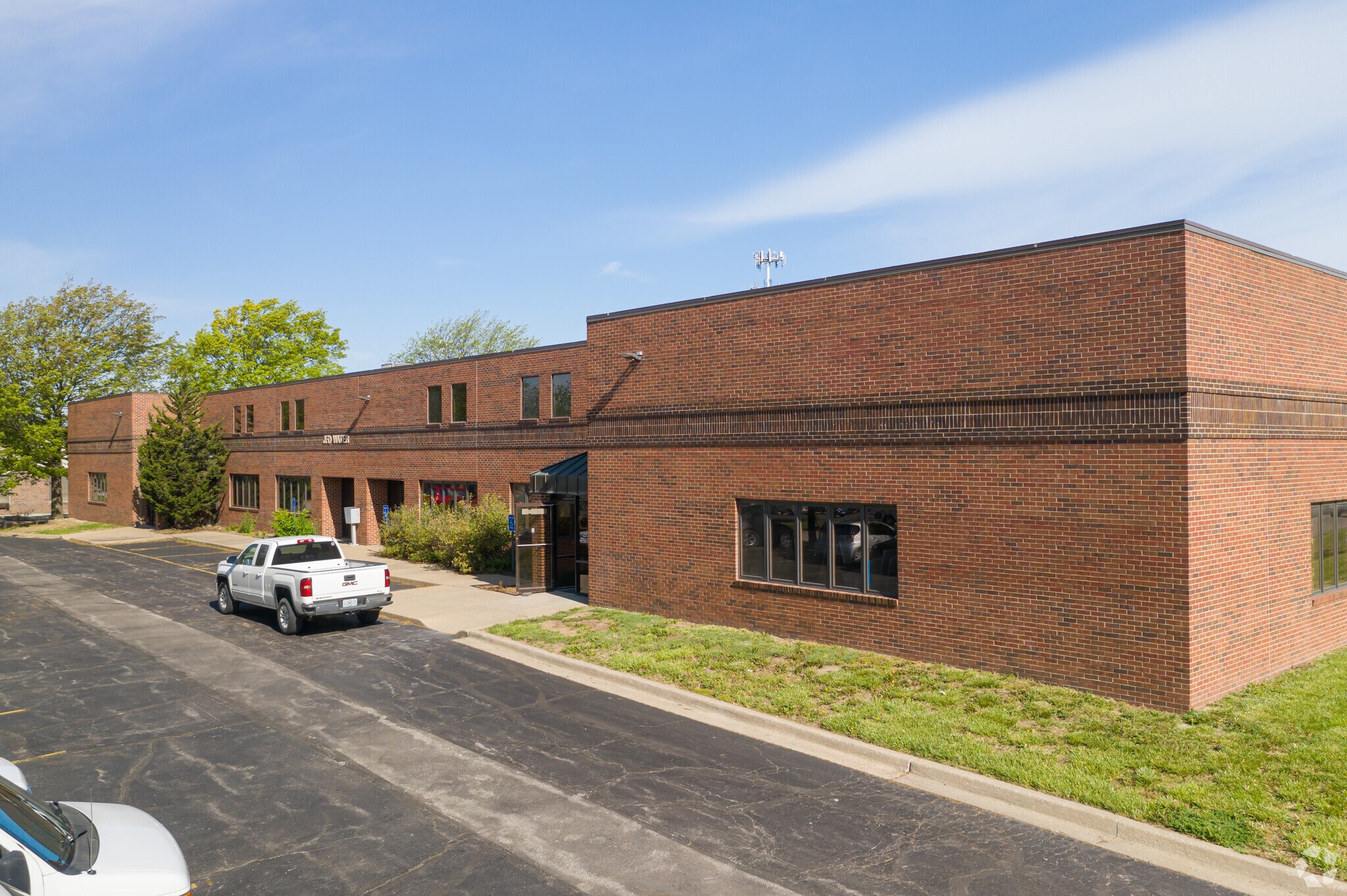 13600-13610 W 107th St, Lenexa, KS for sale Primary Photo- Image 1 of 1