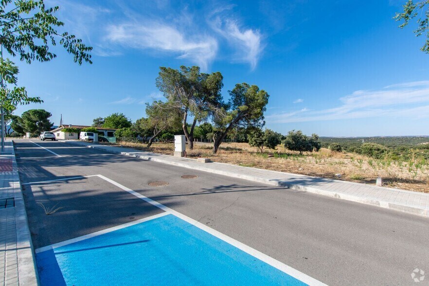 Land in Las Rozas de Madrid, Madrid for sale - Primary Photo - Image 1 of 1