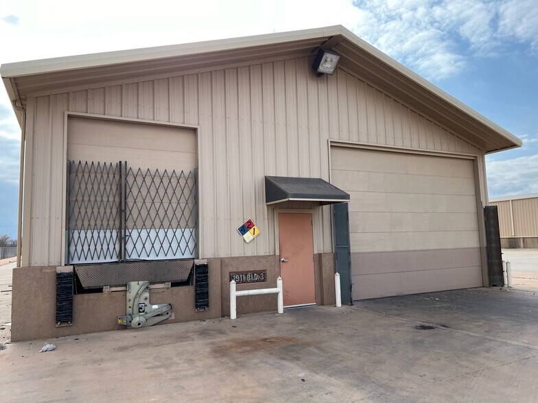 1911 Sheppard Access Rd, Wichita Falls, TX for sale - Primary Photo - Image 1 of 1