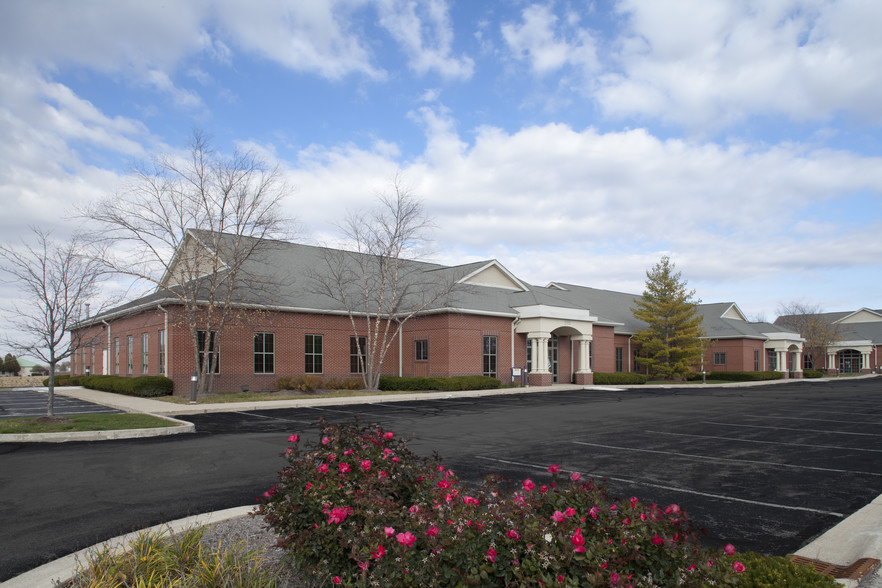 2302-2350 S Dixon Rd, Kokomo, IN for lease - Building Photo - Image 1 of 4