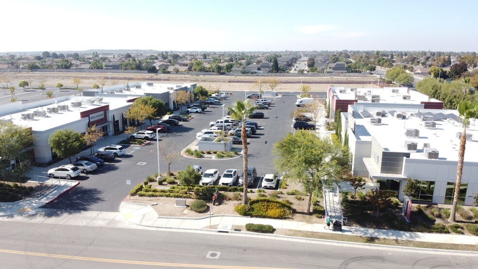 5701 Young St, Bakersfield, CA for sale - Building Photo - Image 3 of 11
