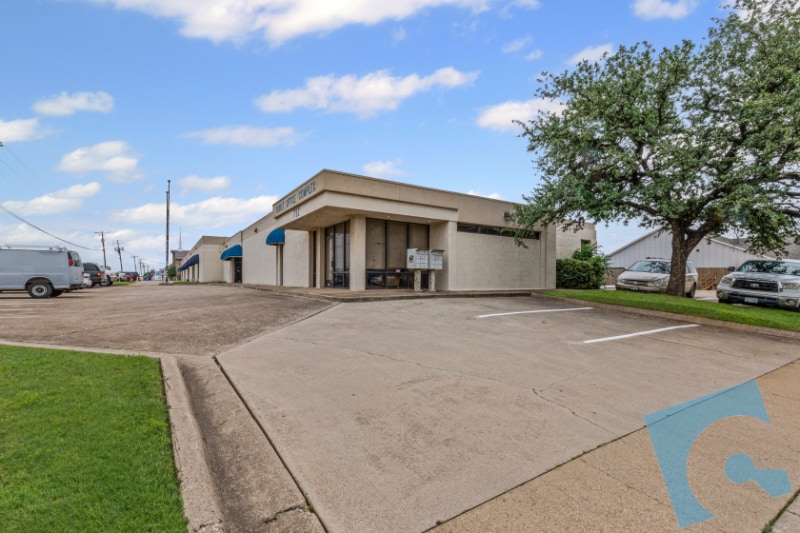 732-750 W Hurst Blvd, Hurst, TX for lease - Building Photo - Image 2 of 13