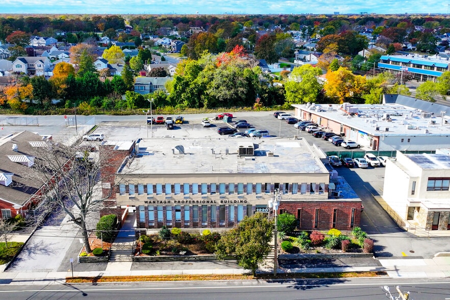 1228 Wantagh Ave, Wantagh, NY for sale - Building Photo - Image 1 of 4