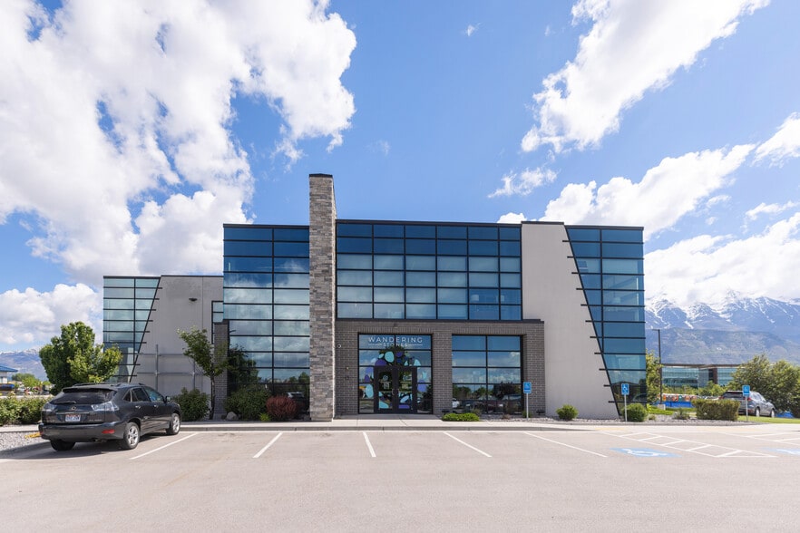 439 S Pleasant Grove Blvd, Pleasant Grove, UT for lease - Building Photo - Image 3 of 54