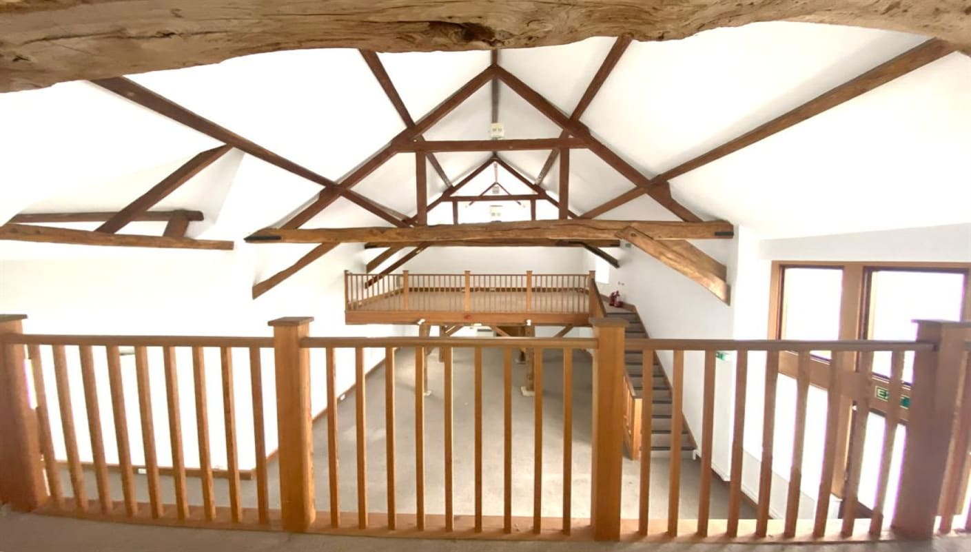 Rotten Row, Henley On Thames for lease Interior Photo- Image 1 of 2