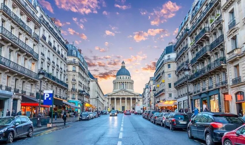 Retail in Paris for lease Building Photo- Image 1 of 9