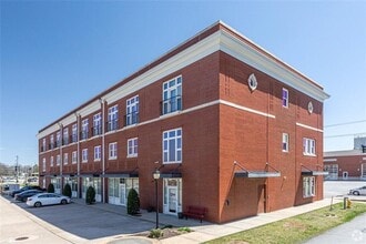 206 SW 8th St, Bentonville, AR for lease Building Photo- Image 2 of 20