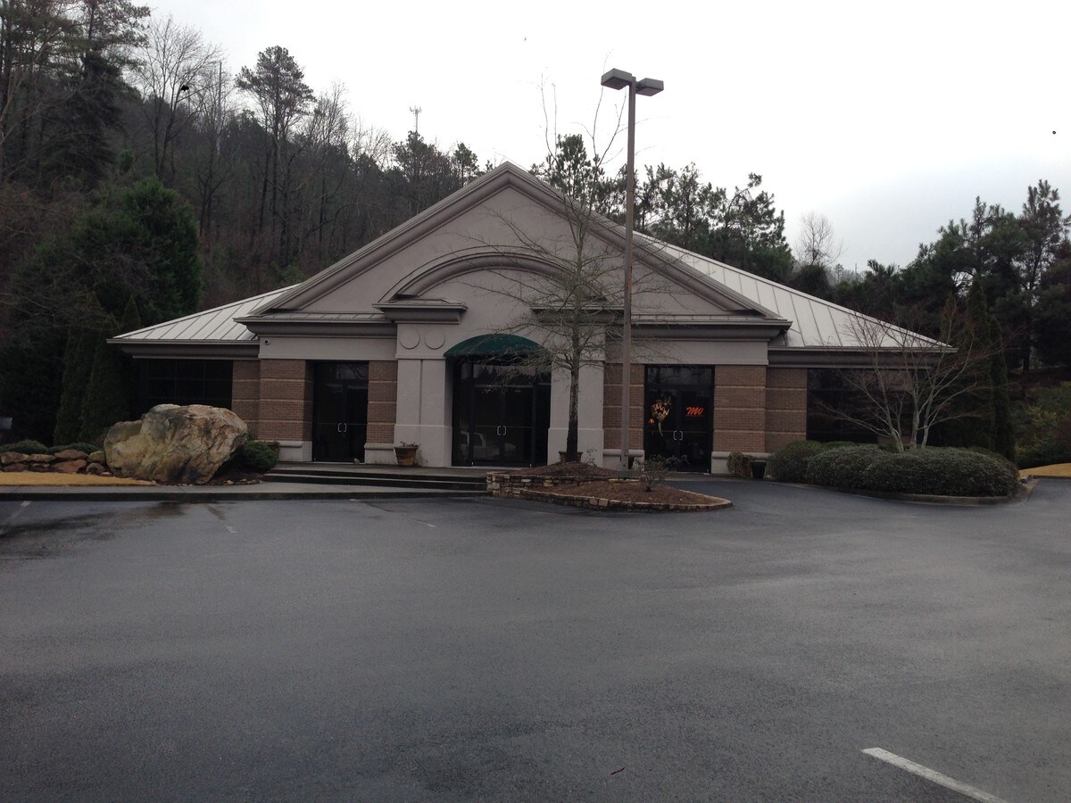 2000 Eagle Point Corporate Dr, Birmingham, AL 35242
