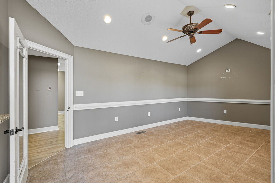 224 Shallowford Rd NW, Gainesville, GA for lease - Building Photo - Image 2 of 35