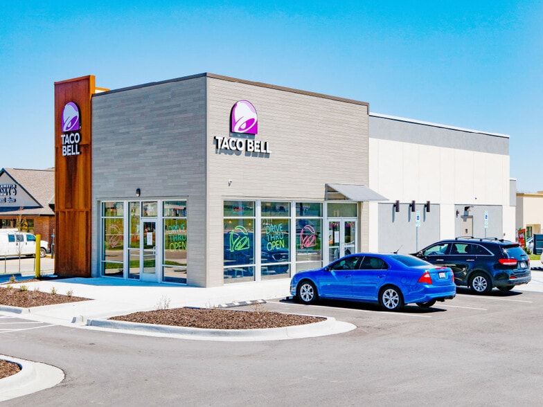 1101 N Buckner Tarsney Rd, Grain Valley, MO 64029