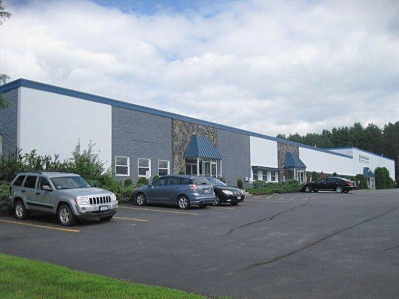 2 Country Club Rd, Queensbury, NY 12804