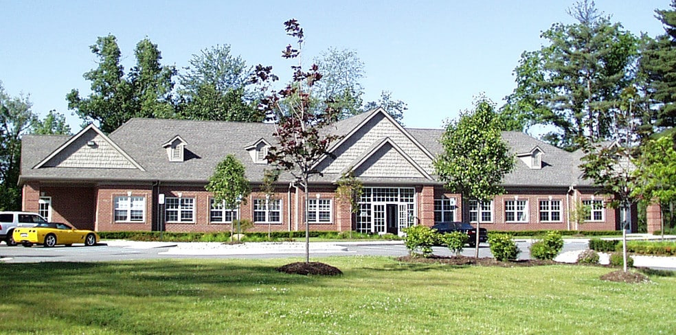11750 Highland Rd, Hartland, MI for lease - Building Photo - Image 2 of 3