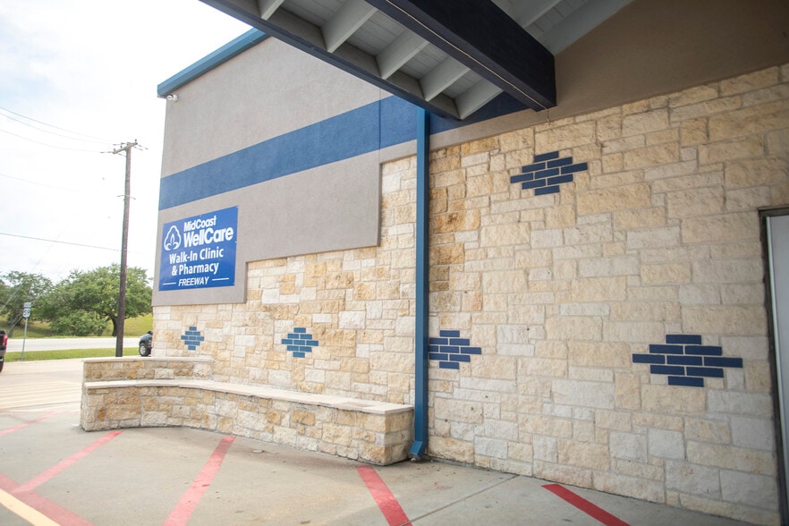 25000 US 59 Rd, El Campo, TX for sale - Building Photo - Image 2 of 89