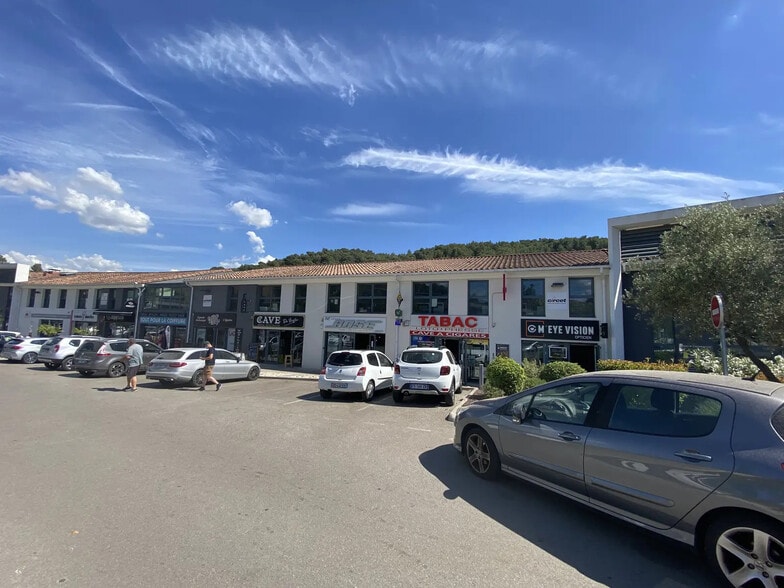 Office in Le Tholonet for sale - Building Photo - Image 2 of 3