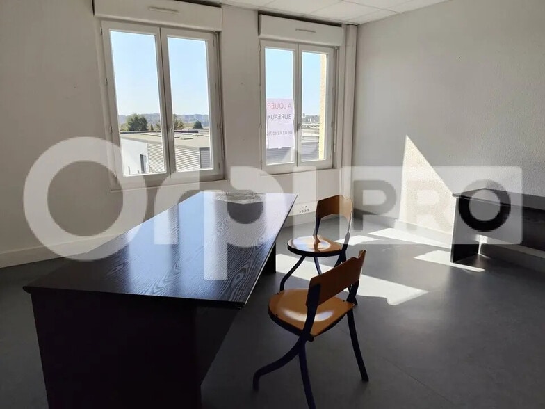 Office in Limoges for lease - Interior Photo - Image 2 of 4