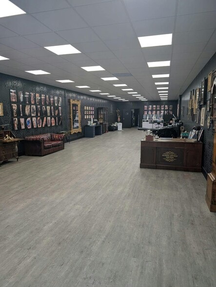 114-128 Crockhamwell Rd, Reading for lease - Interior Photo - Image 3 of 5