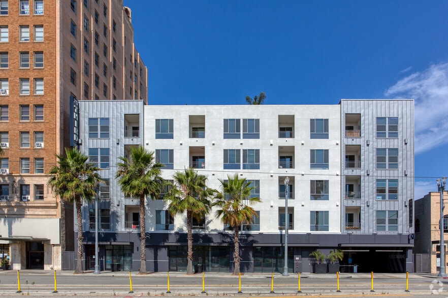 210 E 3rd St, Long Beach, CA for lease - Building Photo - Image 2 of 6