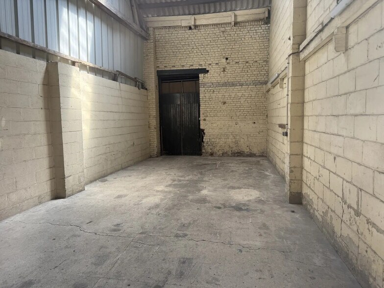 55 Avenue Du Marechal Leclerc, Sin-le-Noble for lease - Interior Photo - Image 3 of 4