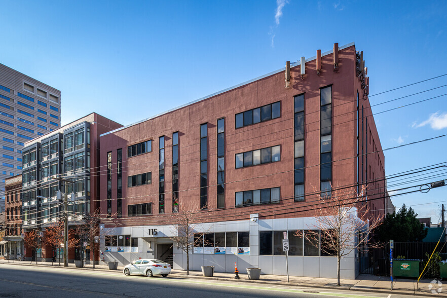 115 Christopher Columbus Dr, Jersey City, NJ for sale - Primary Photo - Image 1 of 1