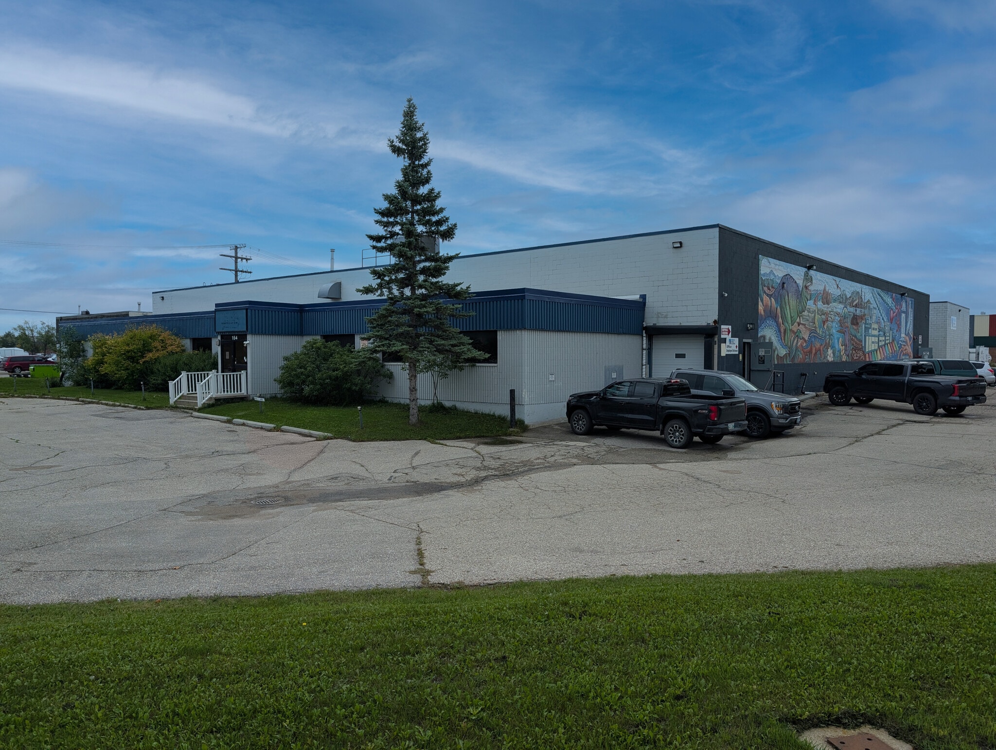 154 Paramount Rd, Winnipeg, MB for lease Building Photo- Image 1 of 4
