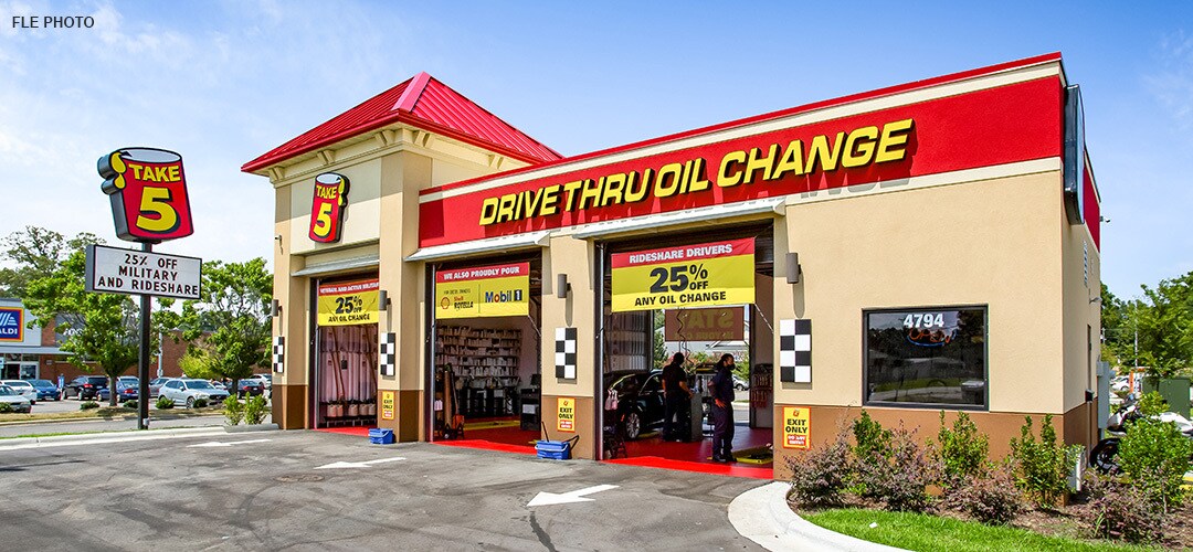 2041 Whitten Rd, Memphis, TN 38133