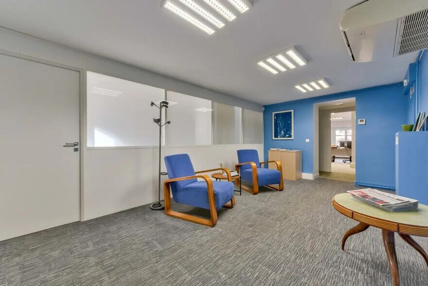 Office in Paris for lease - Building Photo - Image 3 of 9