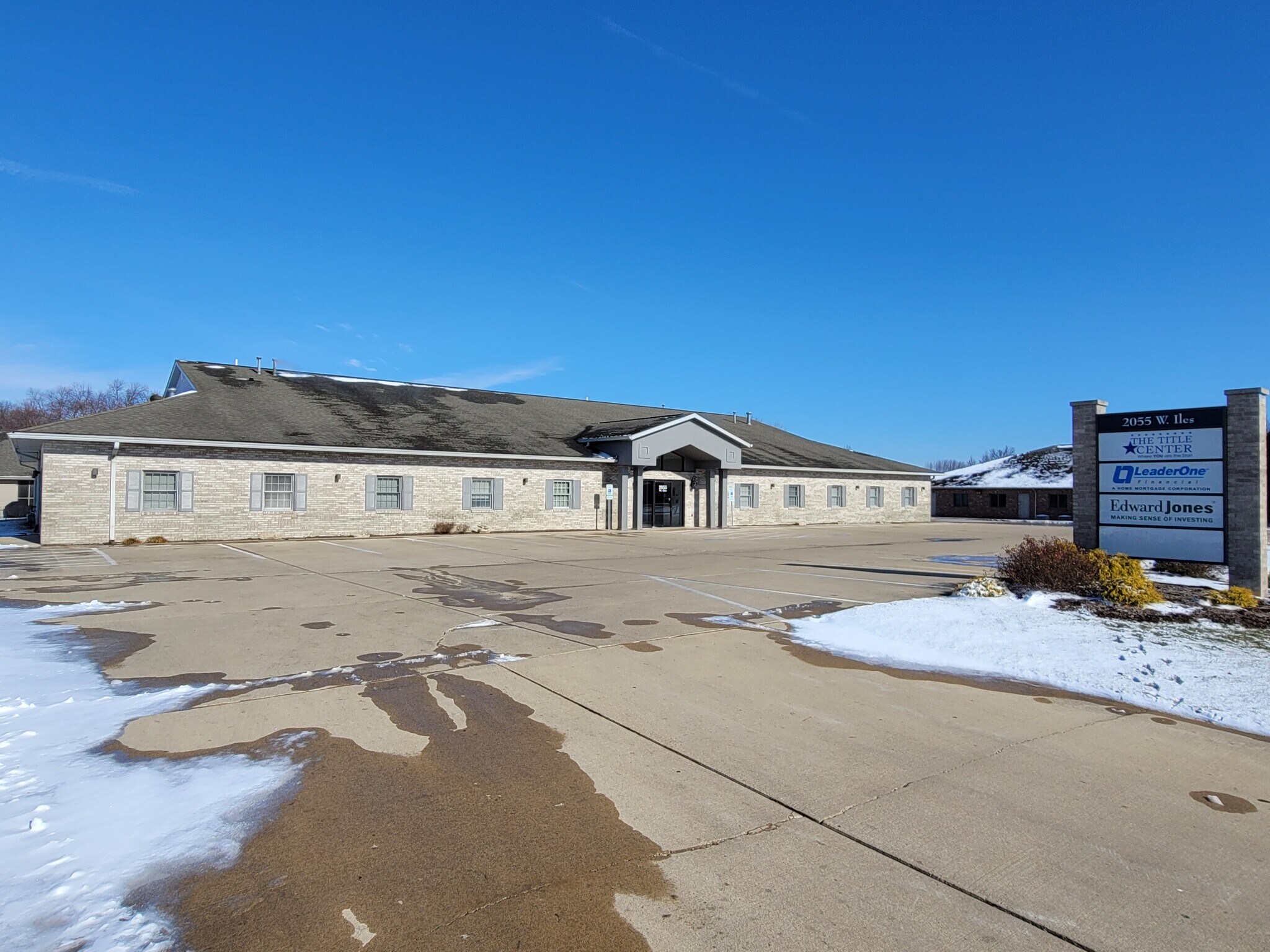 2055 W Iles Ave, Springfield, IL for sale Building Photo- Image 1 of 1