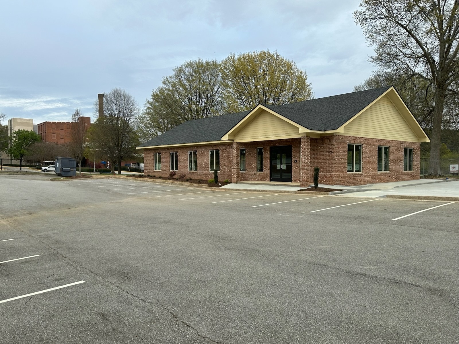 1650 Jesse Jewell Pky SE, Gainesville, GA for lease Building Photo- Image 1 of 3
