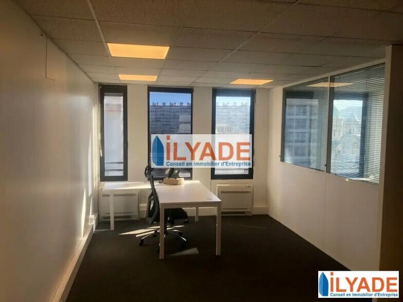 348 Avenue Du Prado, Marseille for lease - Interior Photo - Image 2 of 6