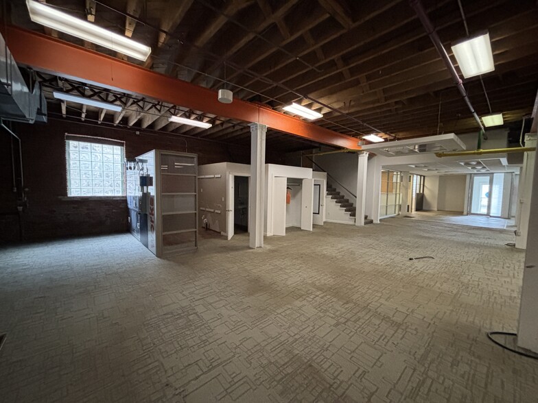 1900 Lowe St, Pittsburgh, PA for lease - Building Photo - Image 2 of 21