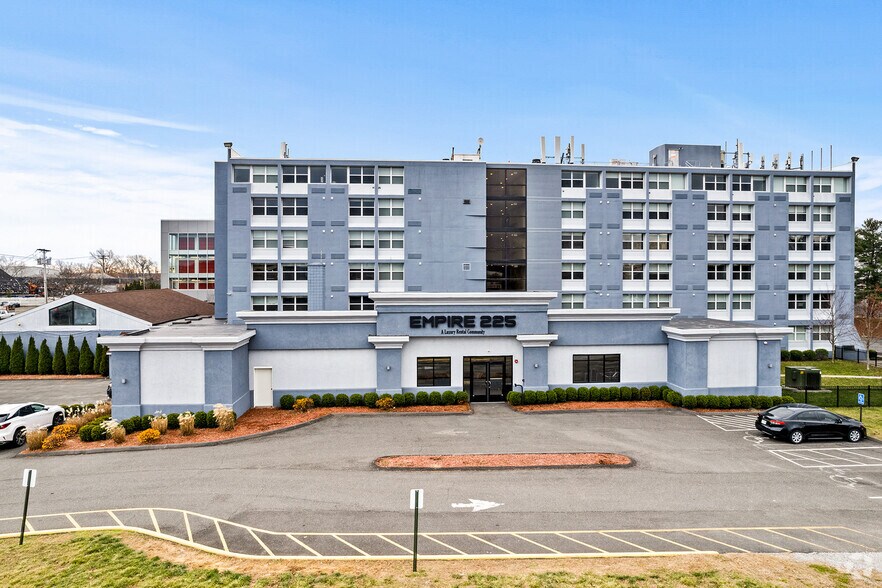 225 Lordship Blvd, Stratford, CT 06615