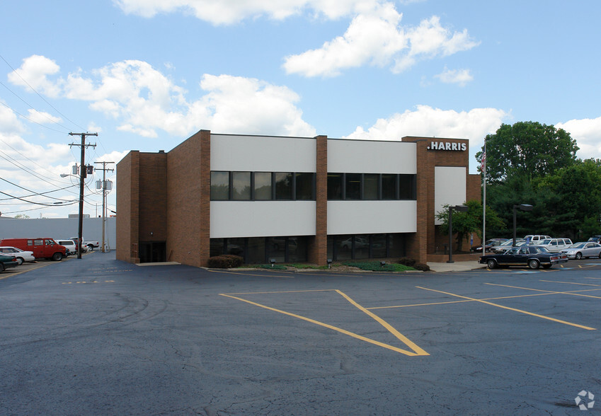 3930 Fulton Dr NW, Canton, OH for lease - Building Photo - Image 3 of 5