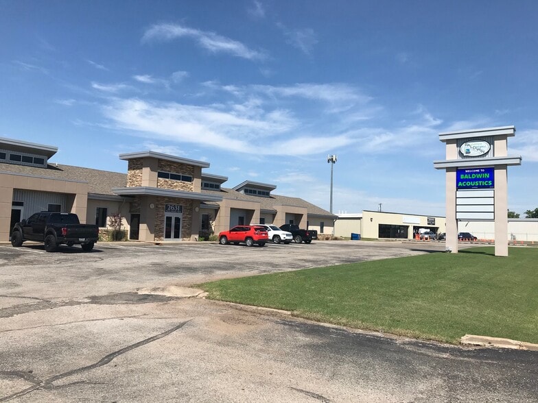 2631 N Shields Blvd, Oklahoma City, OK for lease - Building Photo - Image 2 of 20