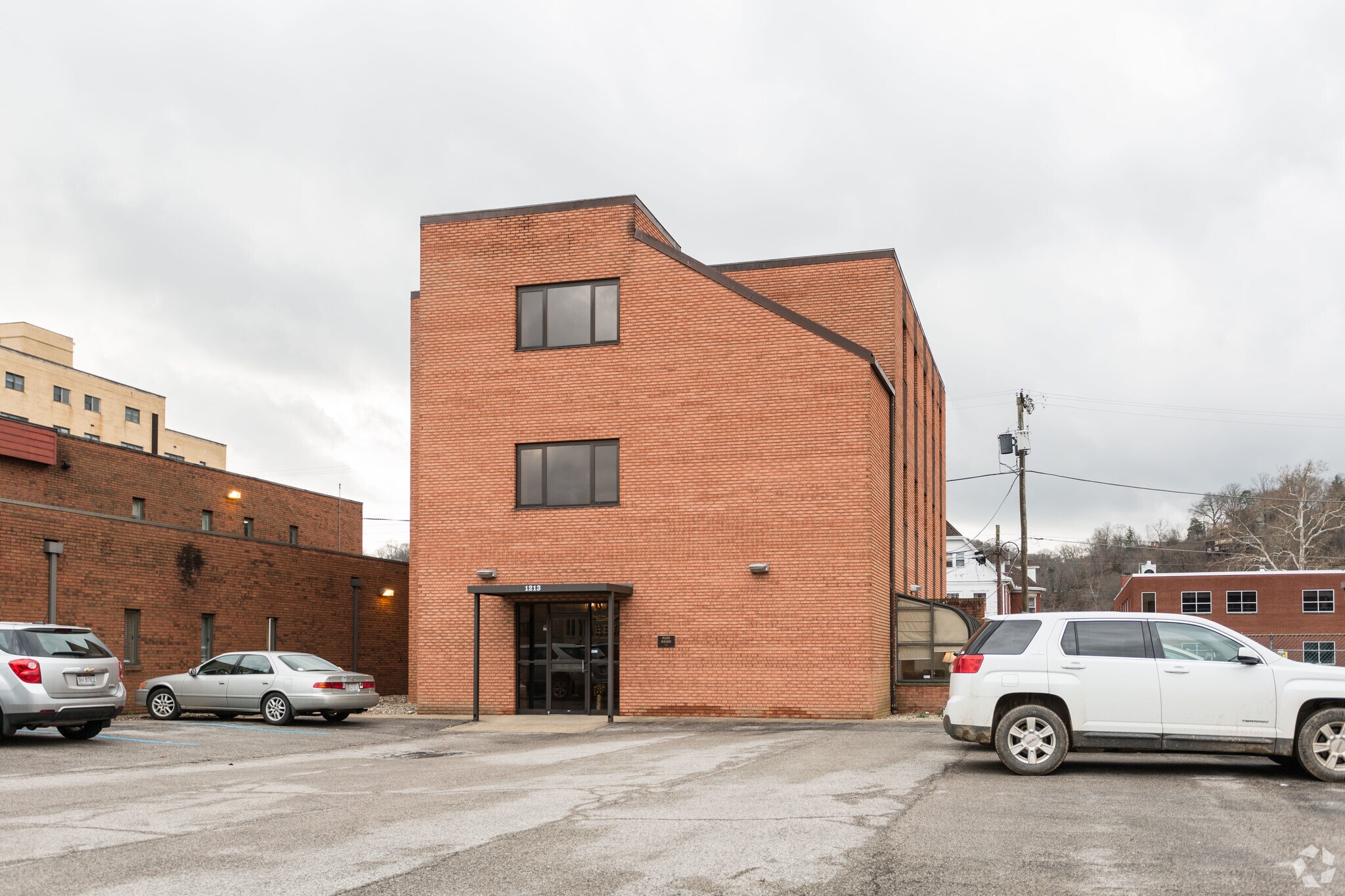 1213 Virginia St E, Charleston, WV for sale Primary Photo- Image 1 of 1