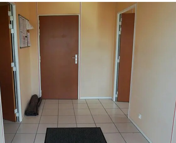 Office in Gellainville for lease - Interior Photo - Image 2 of 3