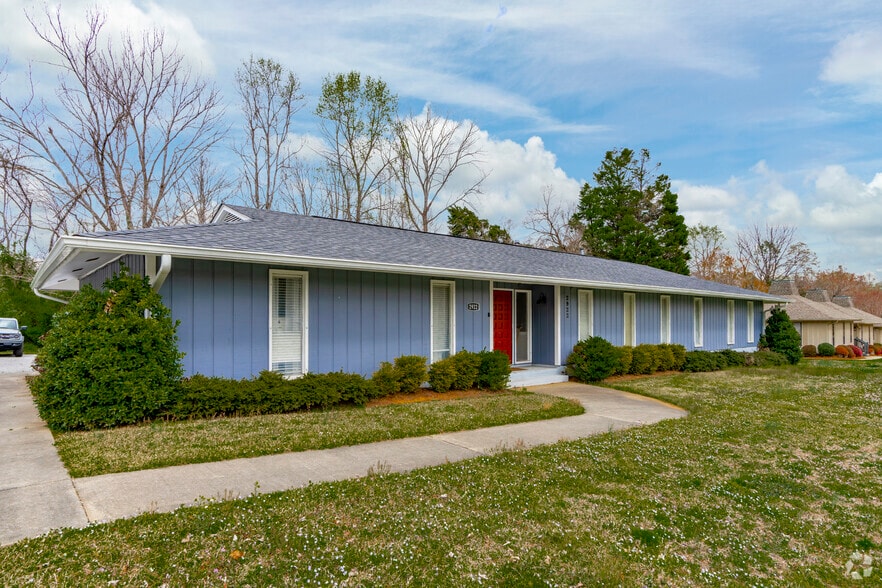 2922 Audrey Dr, Gastonia, NC for lease - Primary Photo - Image 1 of 29