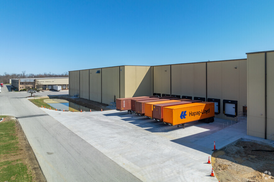 201 Center St, Hanover, PA for lease - Building Photo - Image 3 of 5