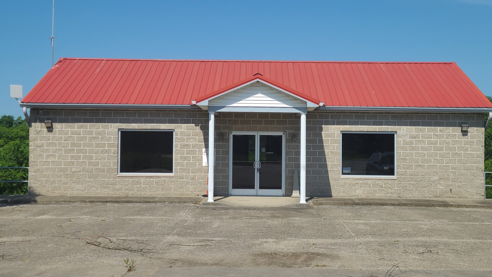 25 Ruthman Dr, Dry Ridge, KY for lease Primary Photo- Image 1 of 15