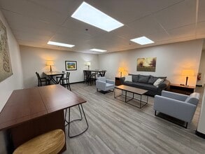 123 W Washington St, Oswego, IL for lease Interior Photo- Image 1 of 14