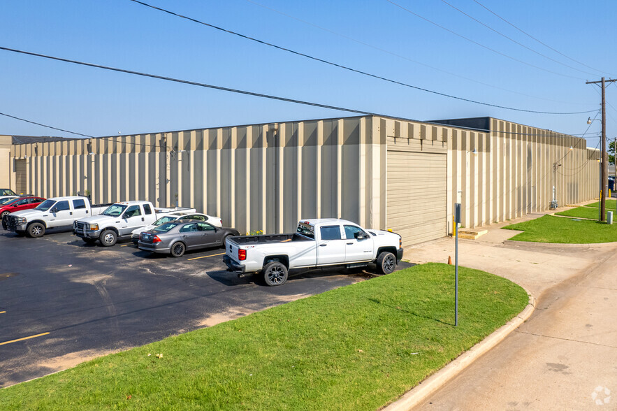 727 Overhead Dr, Oklahoma City, OK for lease - Building Photo - Image 3 of 3