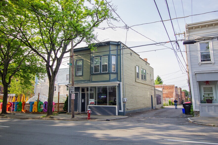 84 Ferry St, Troy, NY for sale - Building Photo - Image 1 of 1