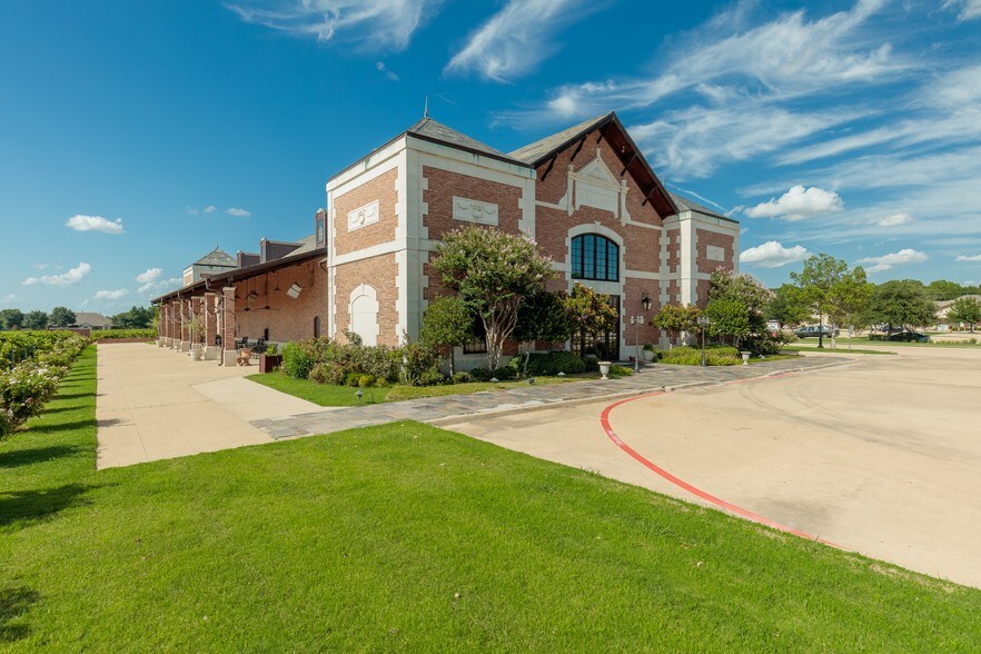 2000 Champagne Blvd, Grapevine, TX for sale - Primary Photo - Image 1 of 1