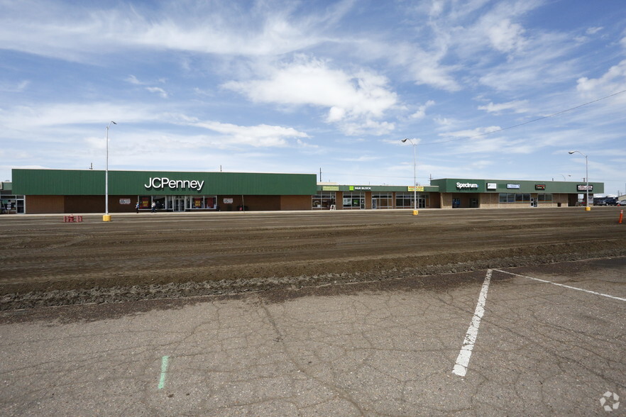 100 Broadway St, Sterling, CO for lease - Building Photo - Image 2 of 5